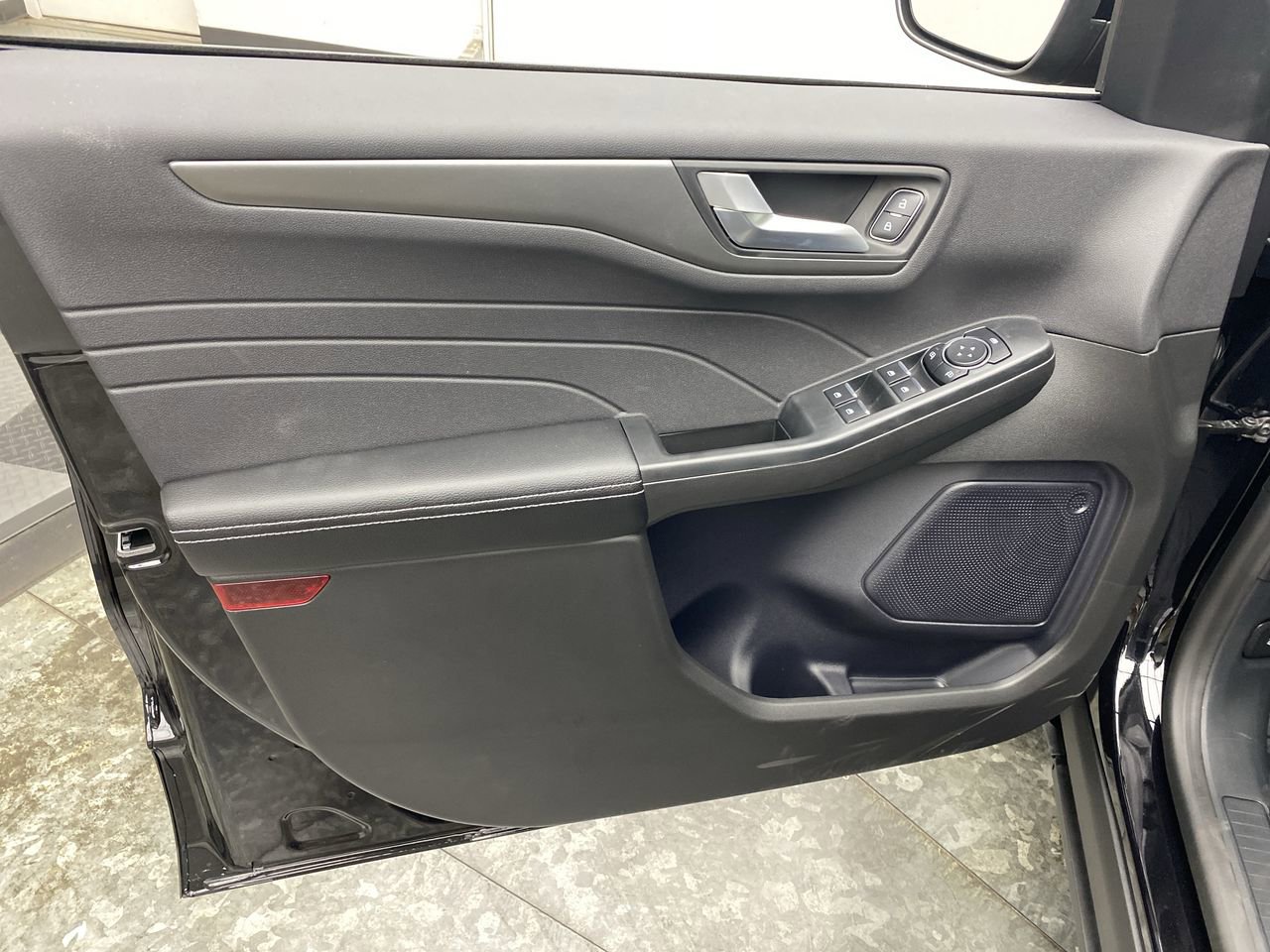 New 2024 Ford Escape SE FWD image 7