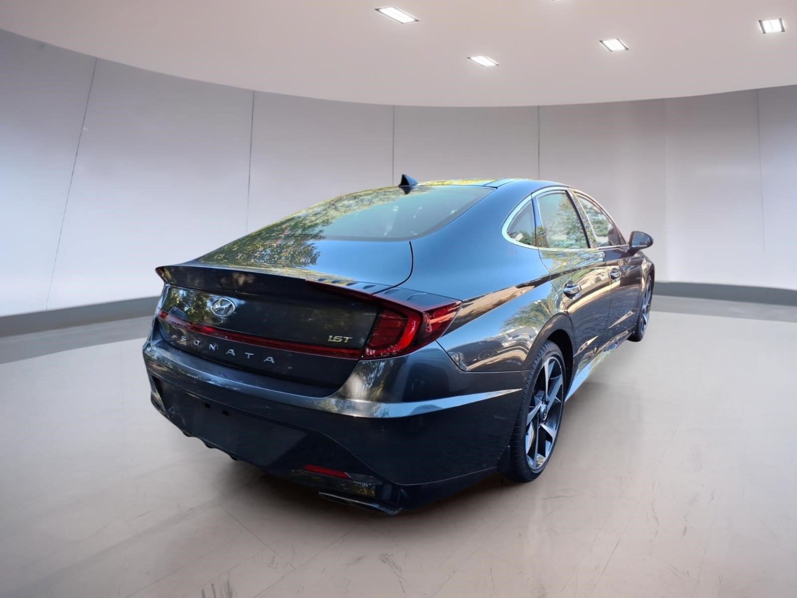 Used 2021 Hyundai Sonata SEL Plus w/ Tech Package FWD image 4