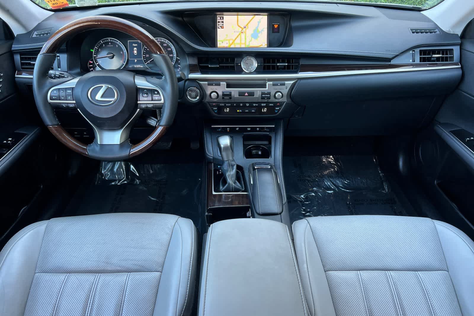 Used 2018 Lexus ES 350 w/ Luxury Package w/Wood Trim FWD image 3