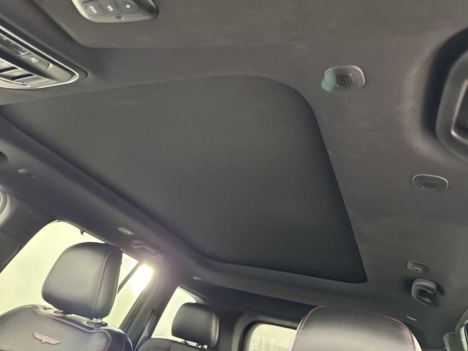 Used 2022 Jeep Grand Cherokee Trailhawk w/ Luxury Tech Group III image 23