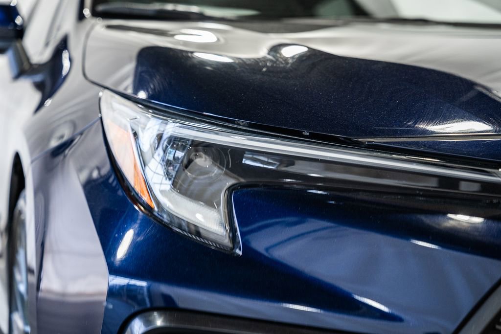 Used 2024 Toyota Corolla SE w/ SE Convenience Package image 10