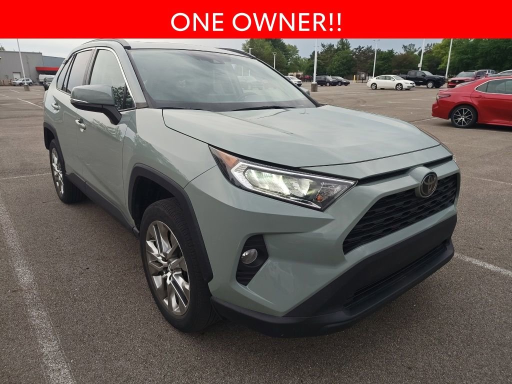 Used 2019 Toyota RAV4 XLE Premium w/ Cold Weather Package AWD/4WD image 3