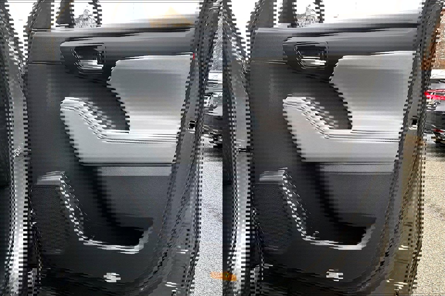 Used 2022 Toyota Highlander XLE image 23