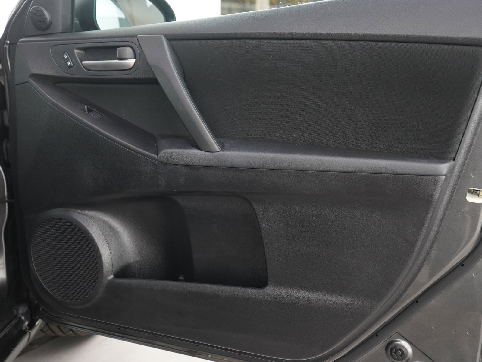 Used 2011 MAZDA MAZDA3 i Touring FWD image 9