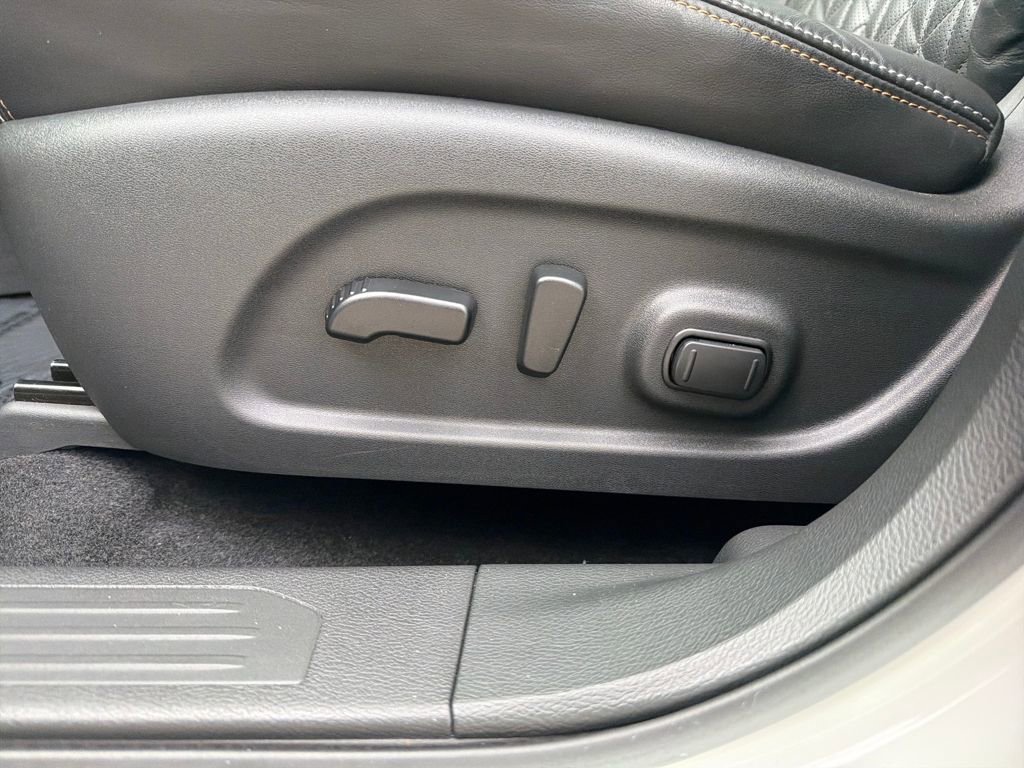 Used 2022 Nissan Murano Platinum w/ Cargo Package image 16