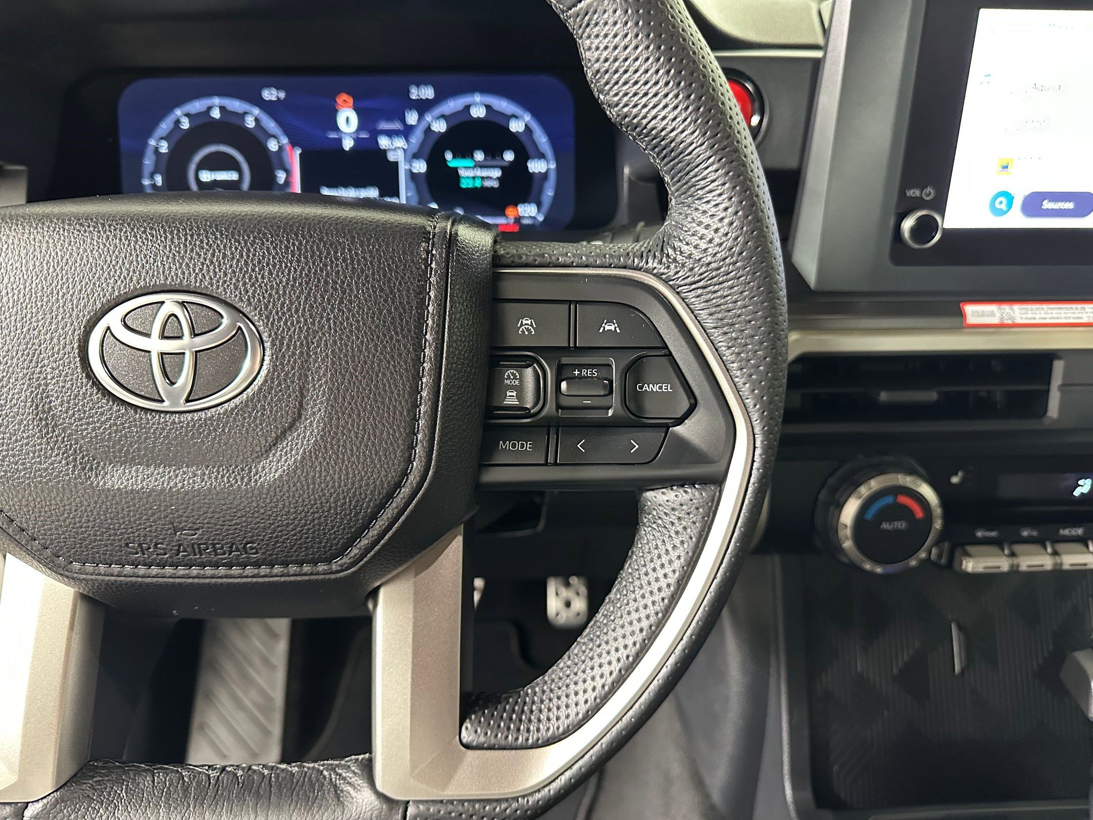 Used 2025 Toyota Tacoma TRD Sport AWD/4WD image 23