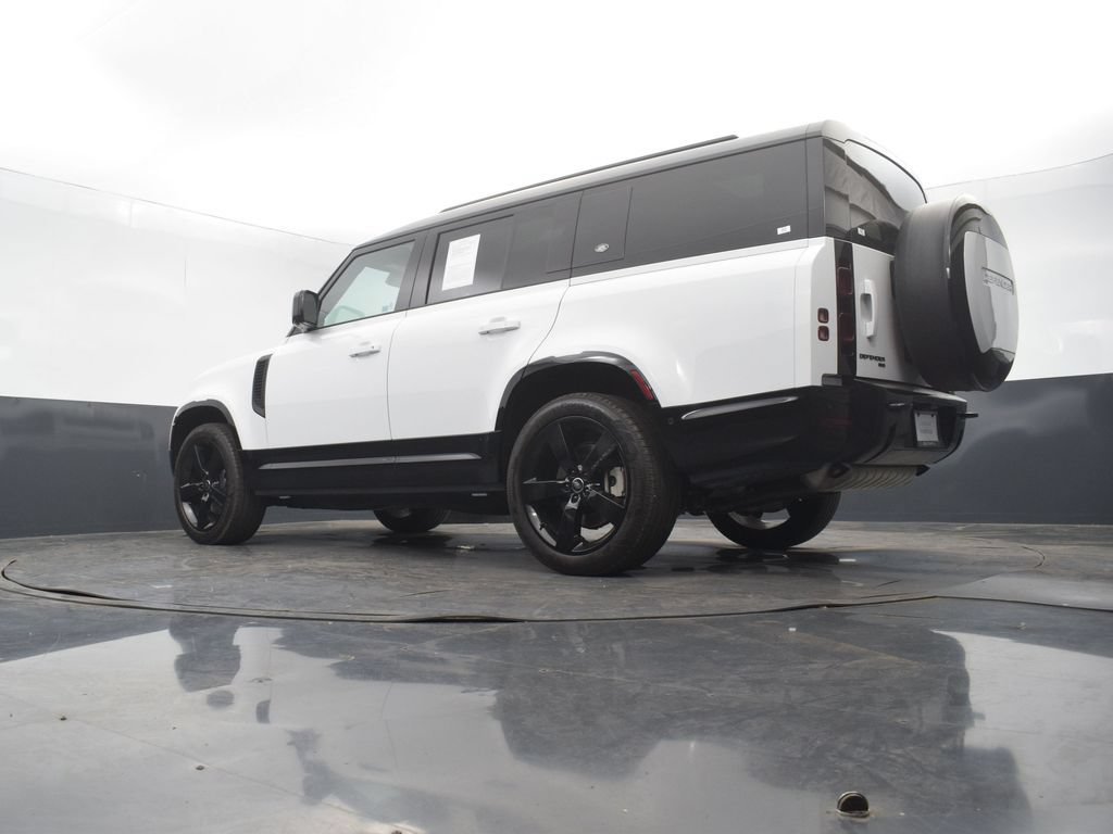 Used 2023 Land Rover Defender 130 X-Dynamic SE AWD/4WD image 48