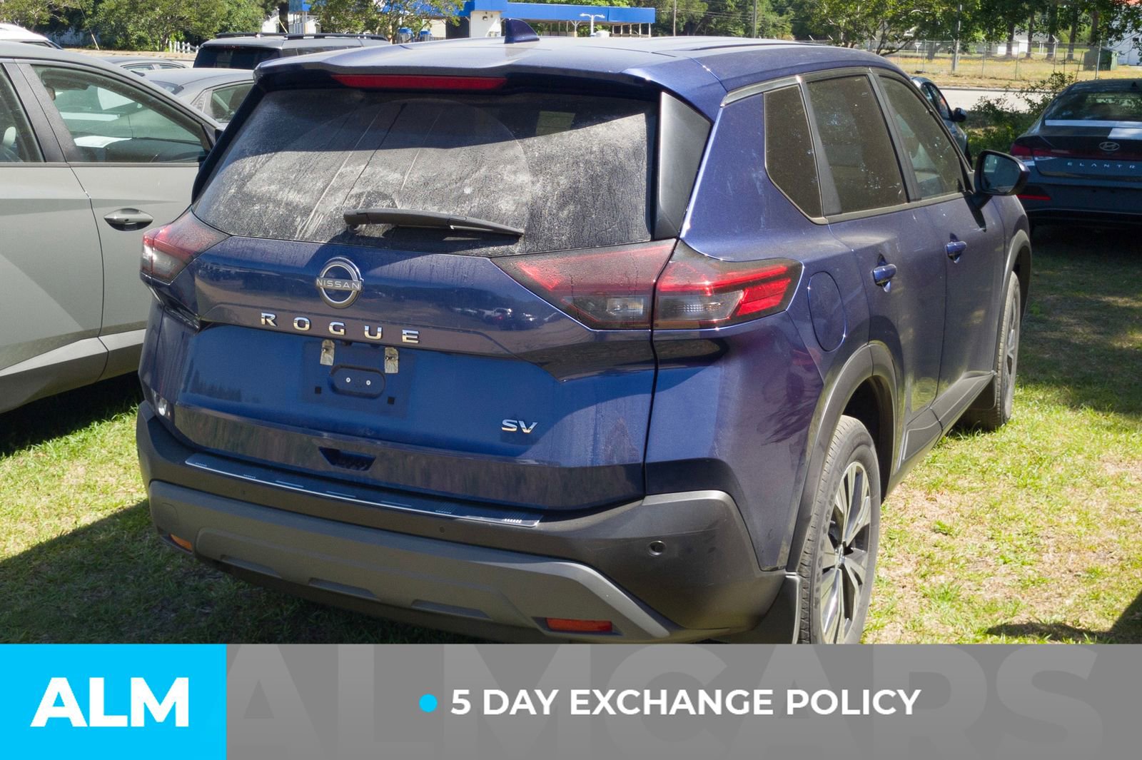 Used 2023 Nissan Rogue SV image 4