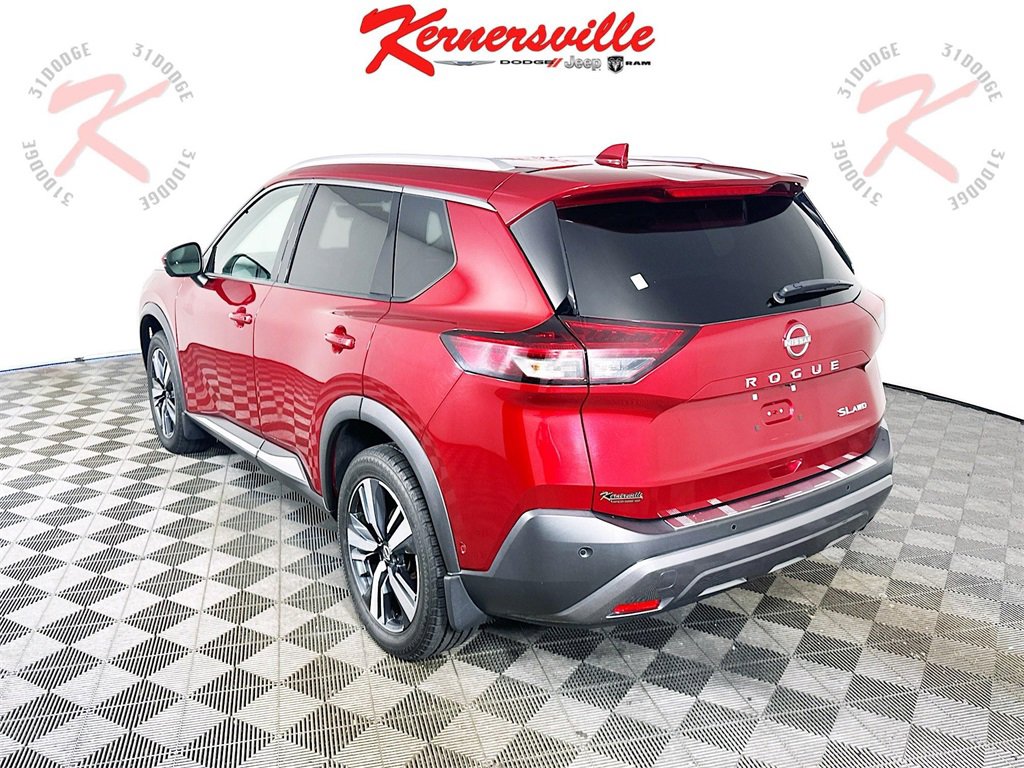 Used 2023 Nissan Rogue SL w/ SL Premium Package image 5