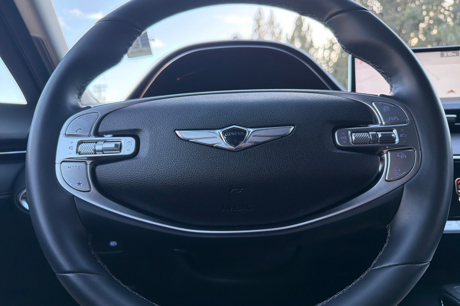 Used 2025 Genesis GV70 2.5T image 32