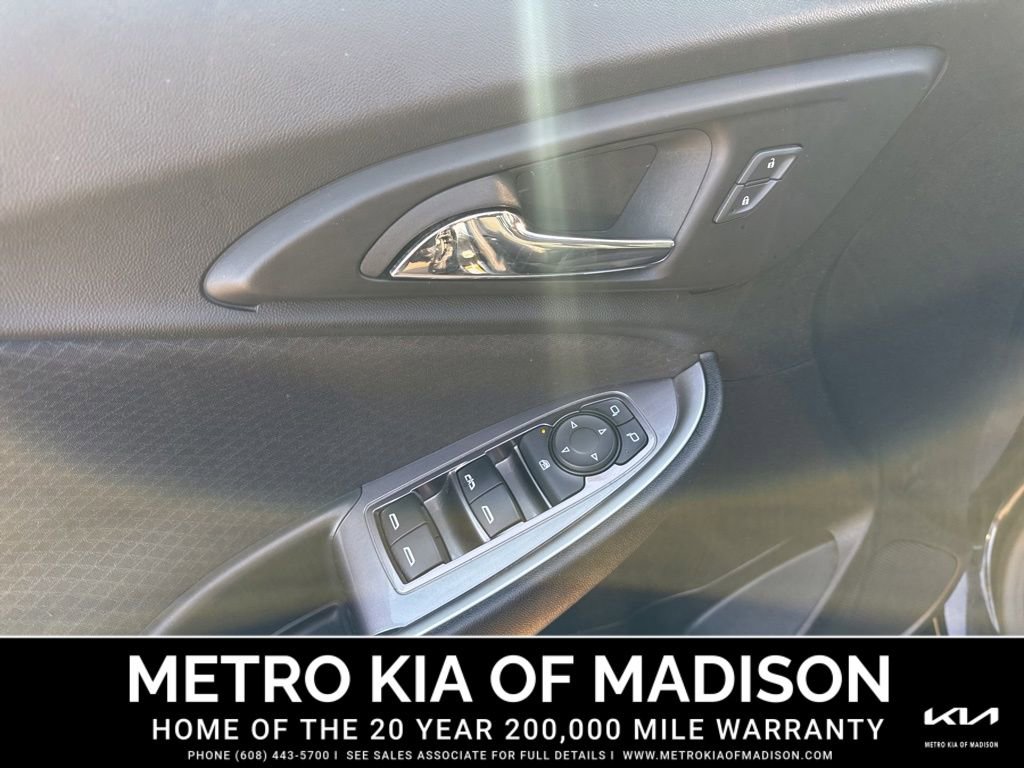 Used 2023 Chevrolet Malibu LT image 12
