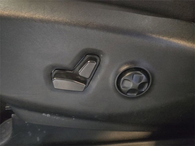 Used 2024 Chrysler Pacifica Limited w/ S Appearance Package image 12