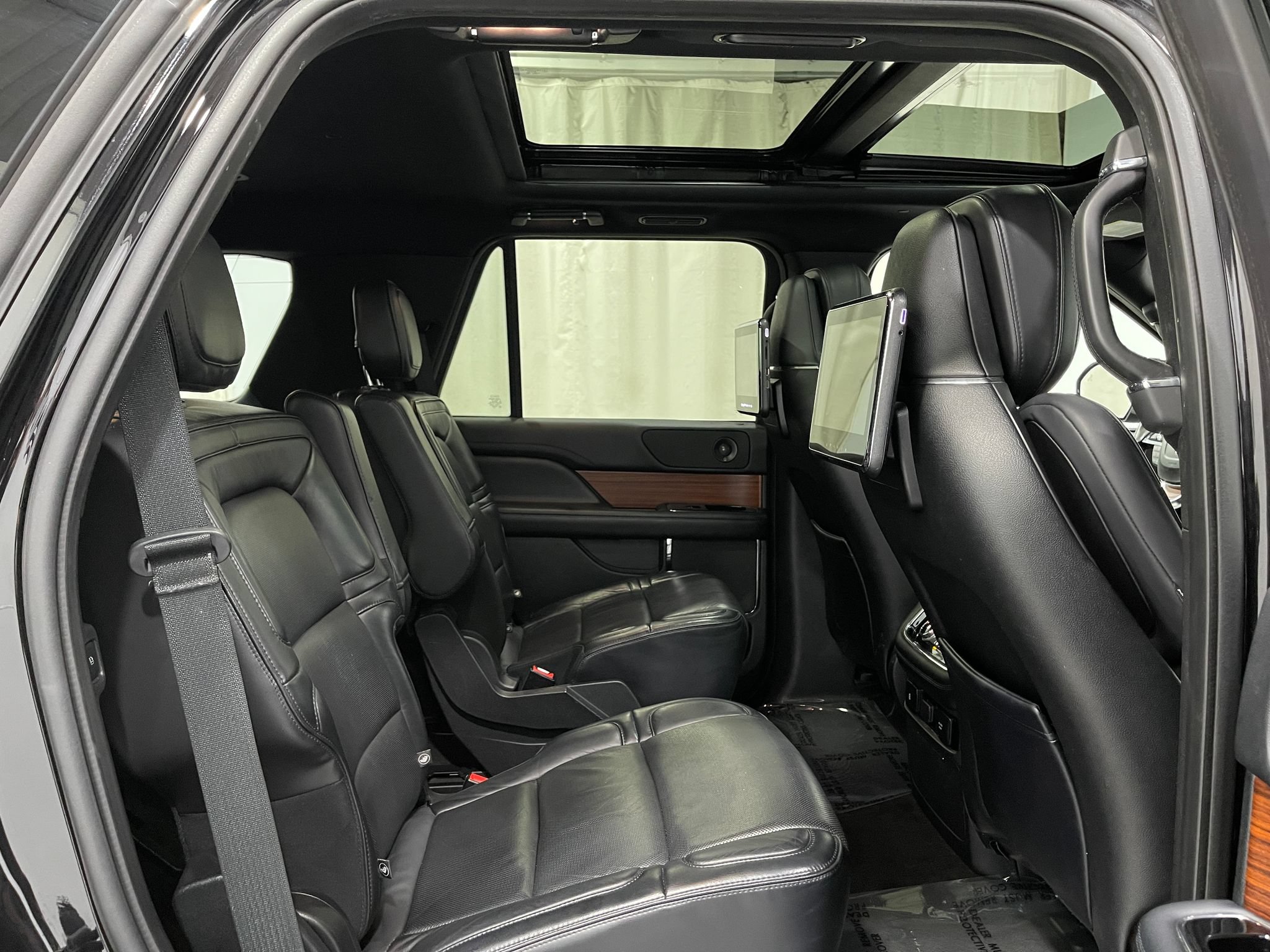 Used 2019 Lincoln Navigator Reserve AWD/4WD image 33