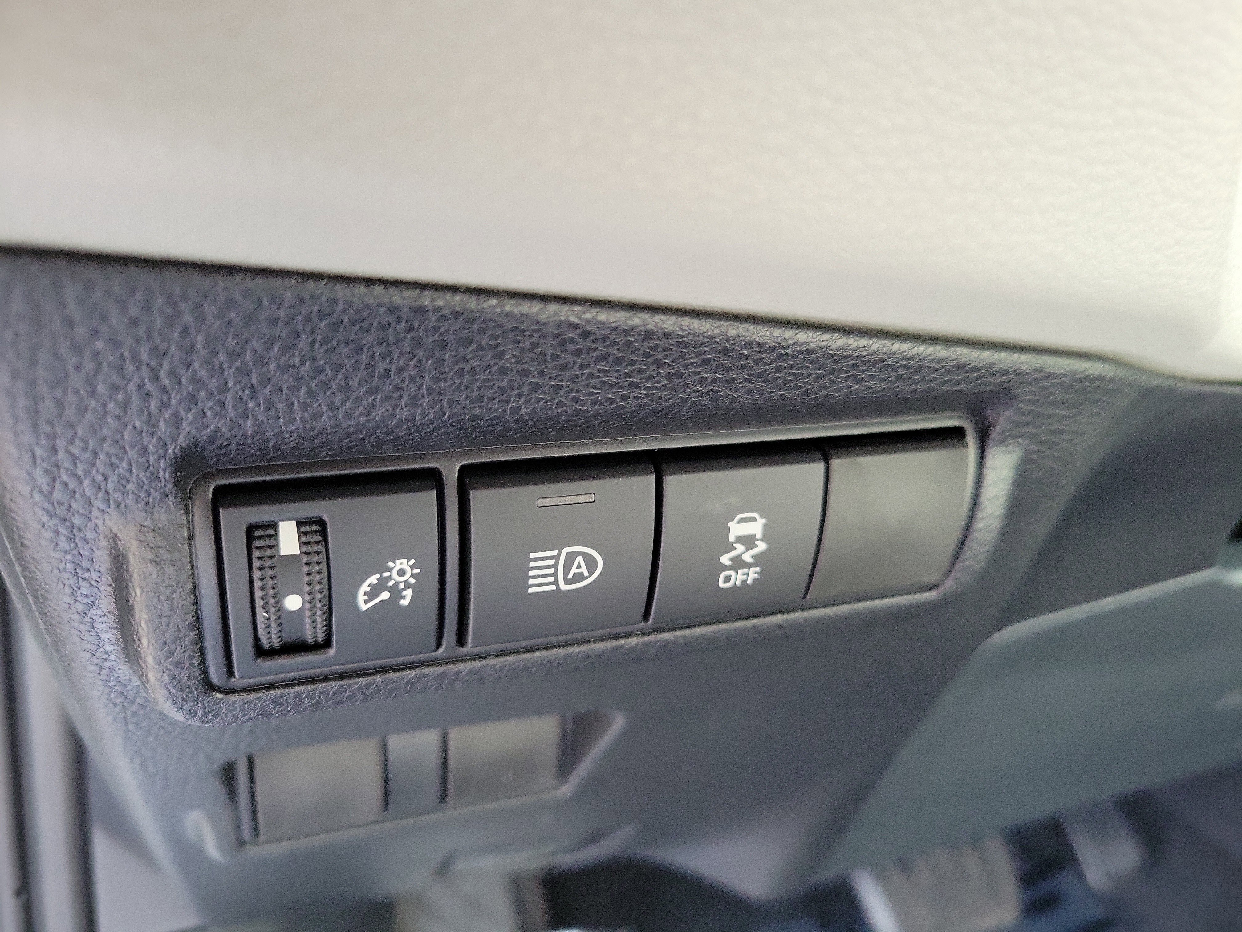 New 2026 Toyota Corolla Cross L image 21