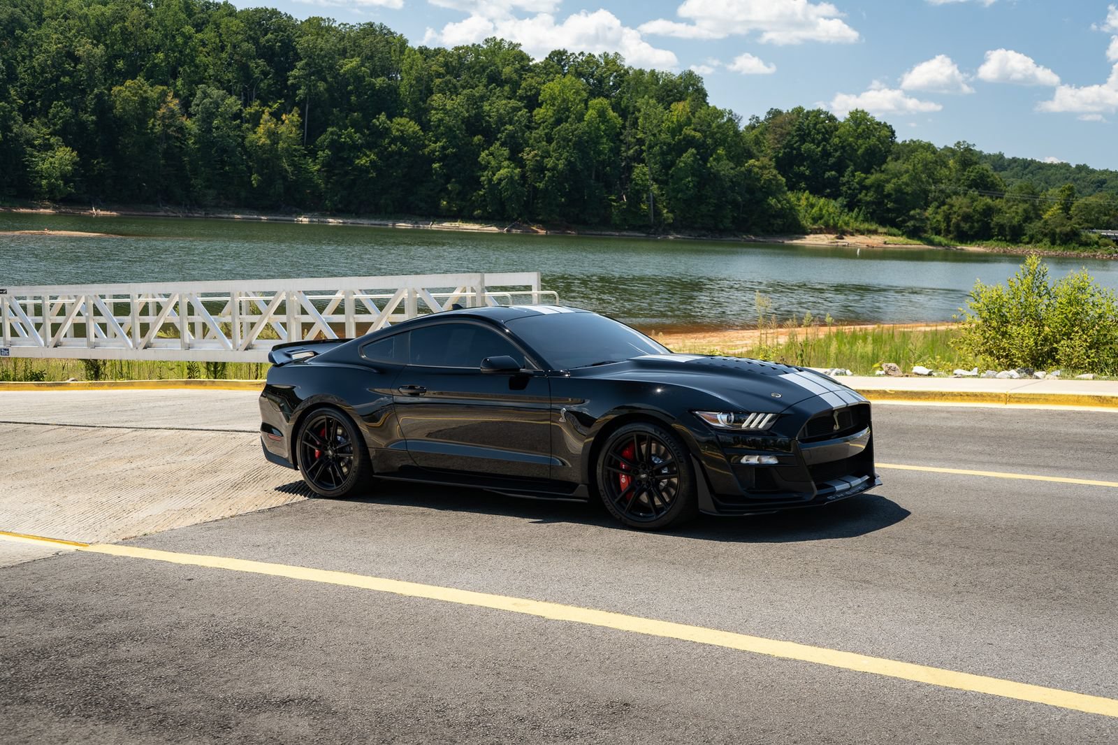 Used 2021 Ford Mustang Shelby GT500 w/ Technology Package RWD image 33