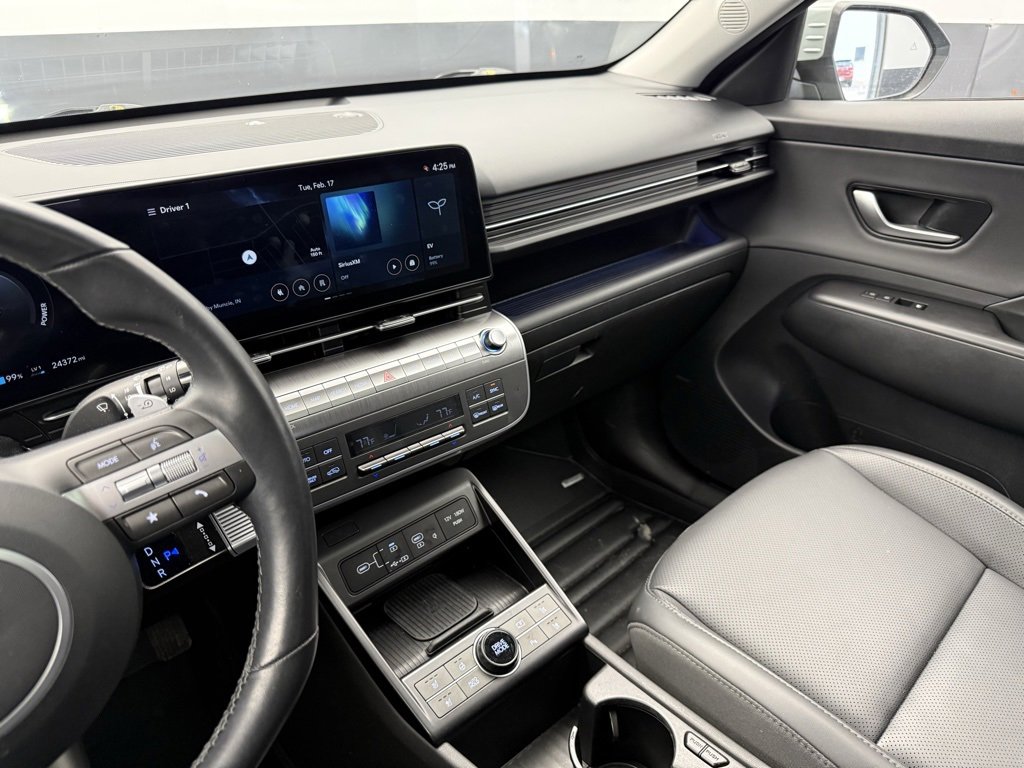 Used 2025 Hyundai Kona Limited image 5