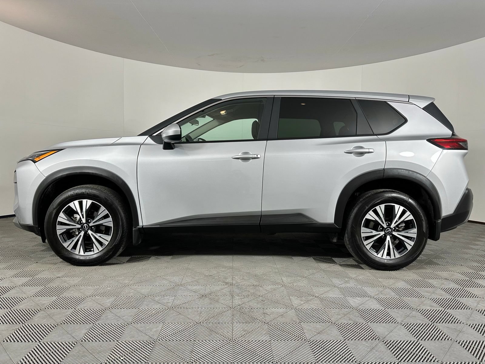 Used 2023 Nissan Rogue SV w/ SV Premium B Package AWD/4WD image 18