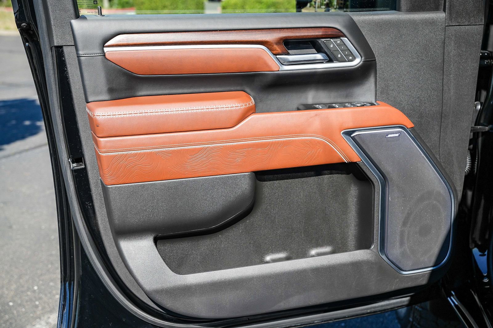 Used 2025 GMC Sierra 2500 Denali Ultimate w/ Snow Plow Prep/Camper Package AWD/4WD image 19