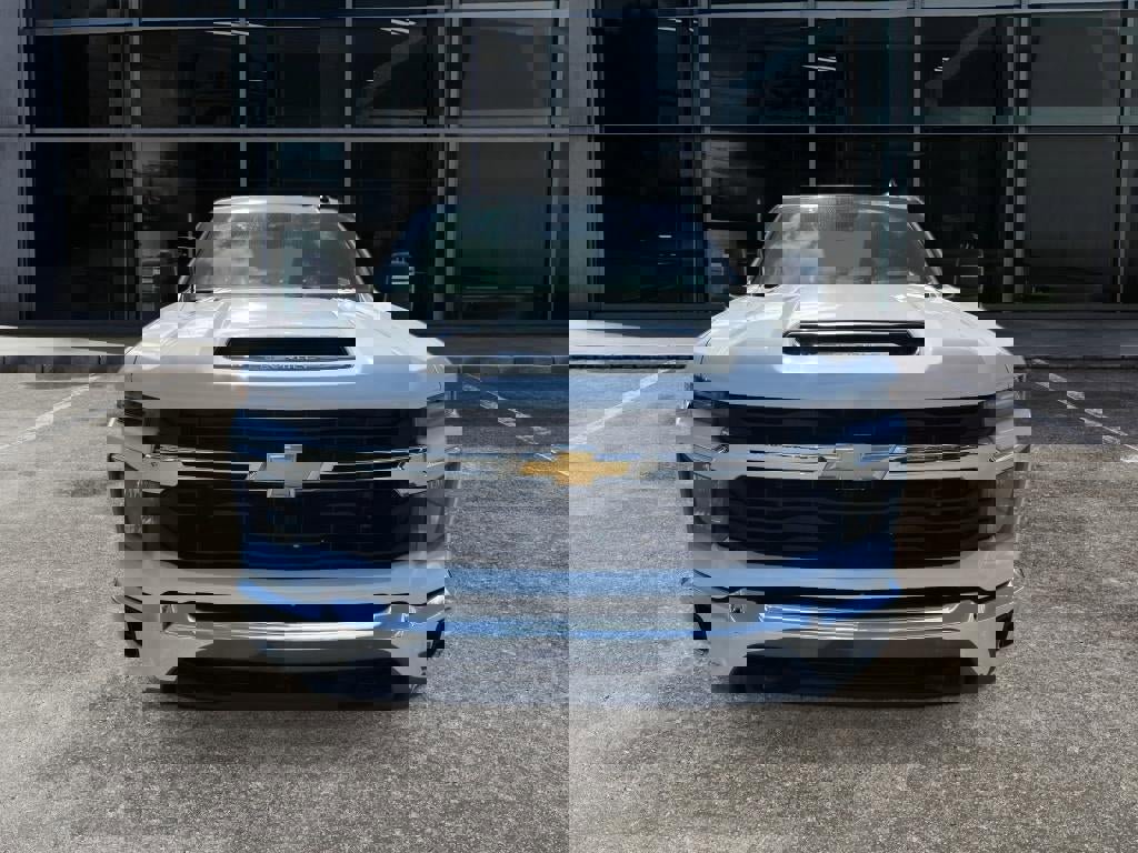 Used 2024 Chevrolet Silverado 2500 LT image 2