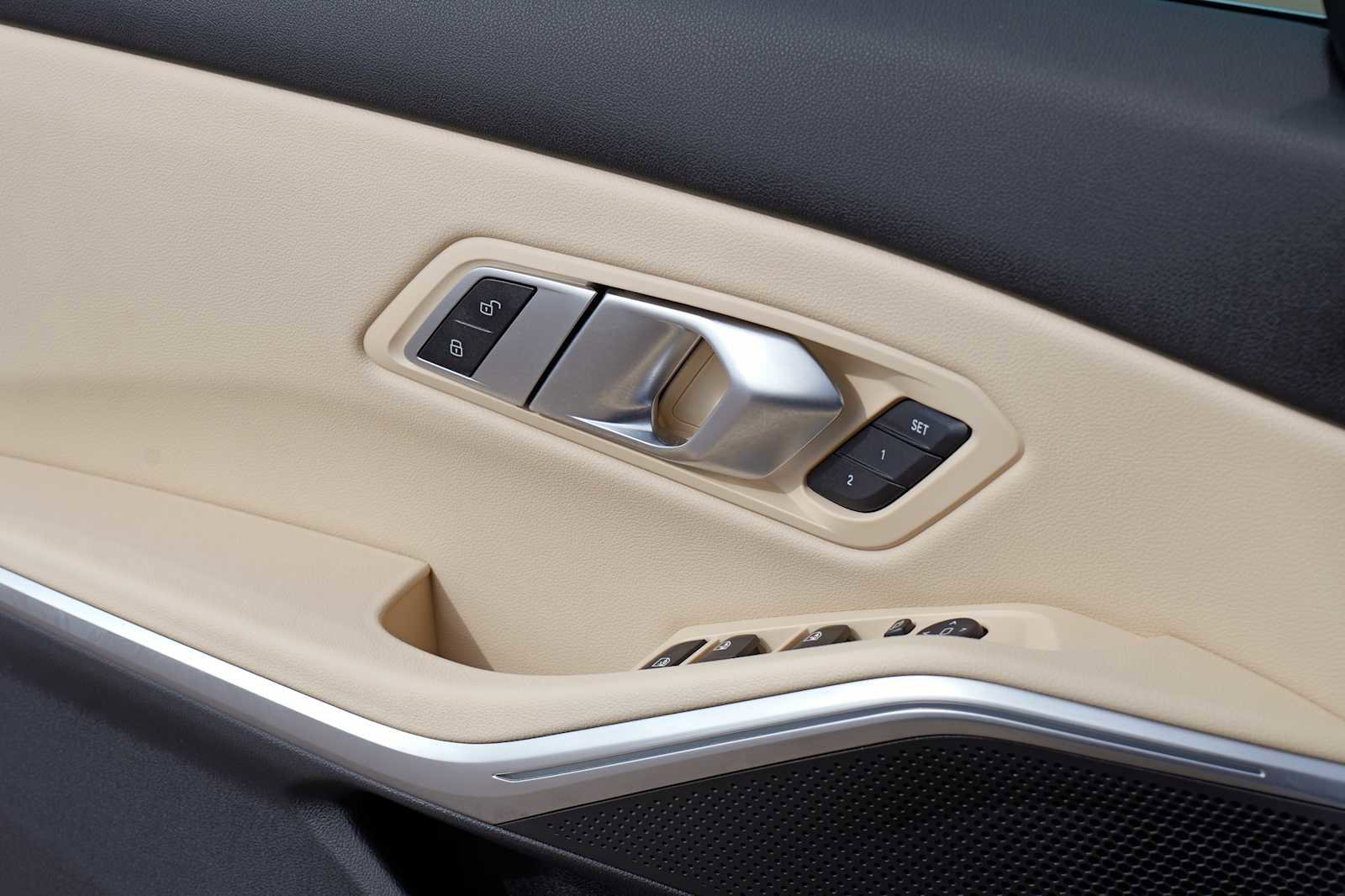 Used 2022 BMW 330e w/ Driving Assistance Package image 19