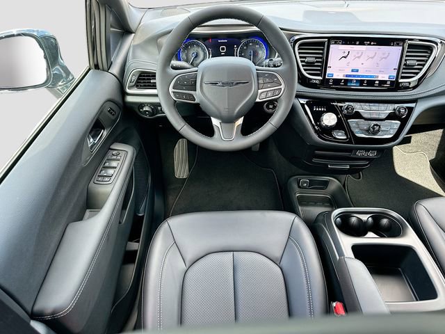 New 2025 Chrysler Pacifica Select image 15