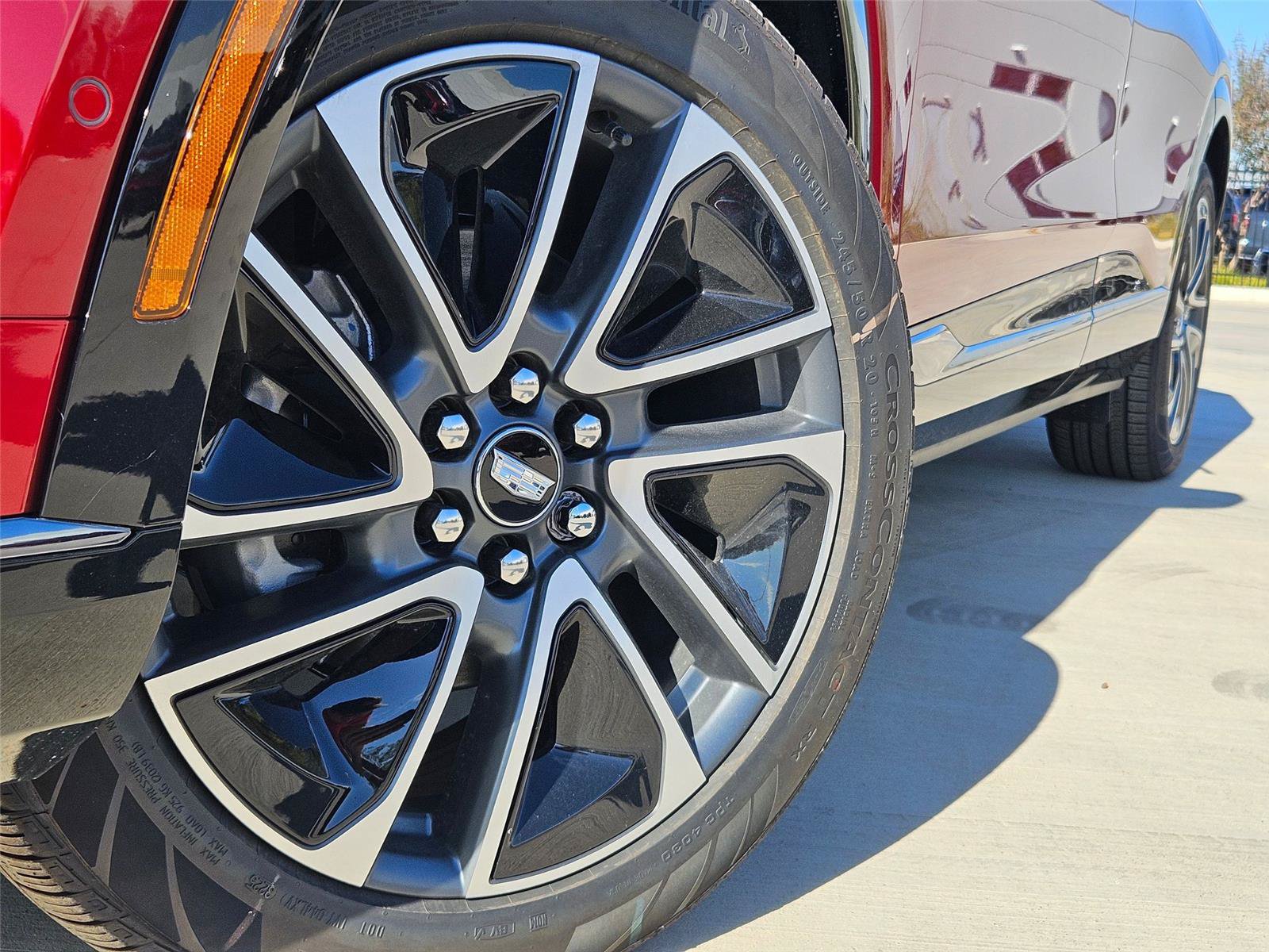New 2026 Cadillac Optiq Sport 1 w/ LPO, Floor Liner Package AWD/4WD image 8