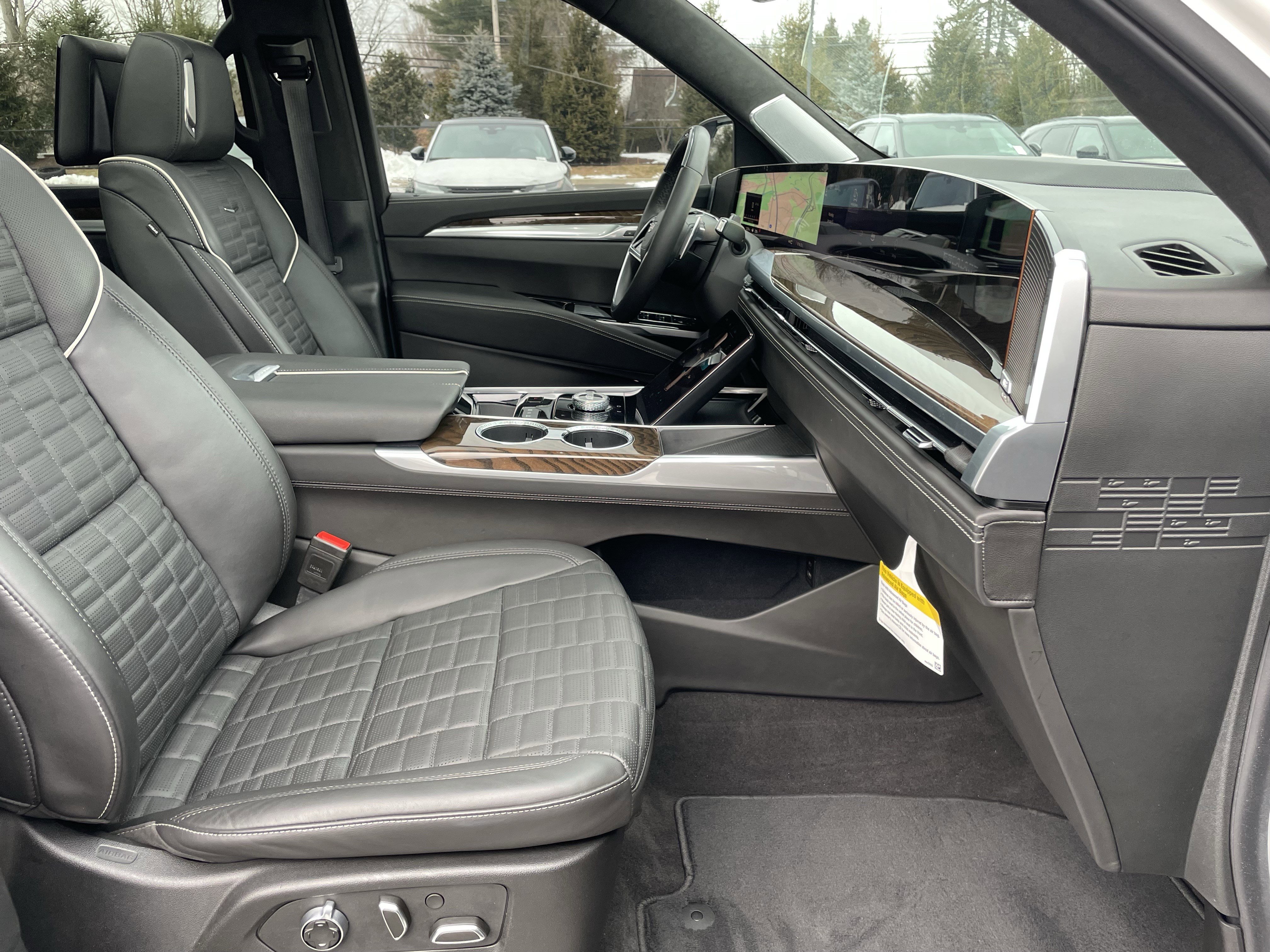 Used 2025 Cadillac Escalade ESV Sport Platinum image 15