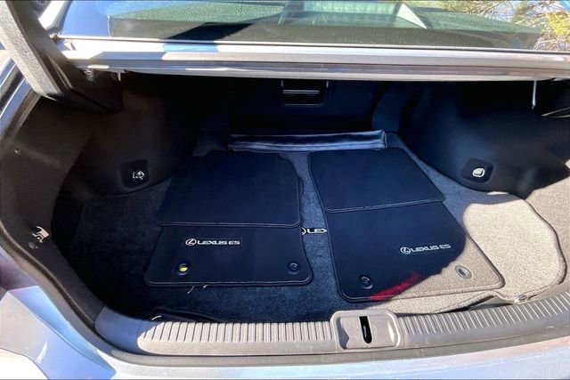 Used 2024 Lexus ES 350 w/ Premium Package image 21