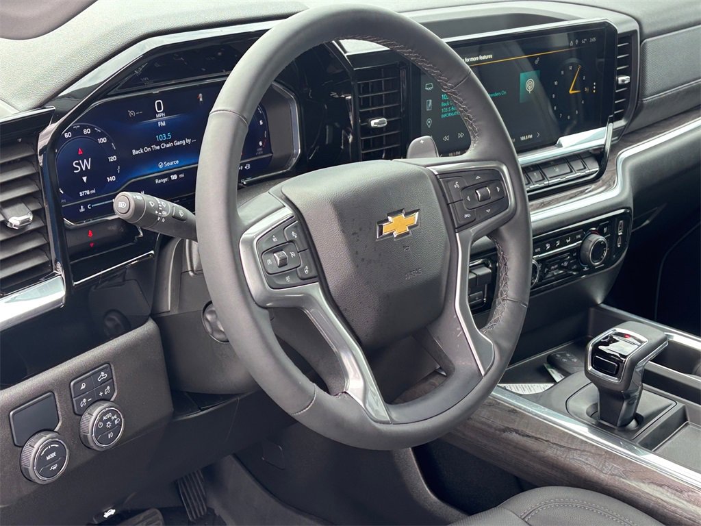 Certified 2025 Chevrolet Silverado 1500 LTZ image 9