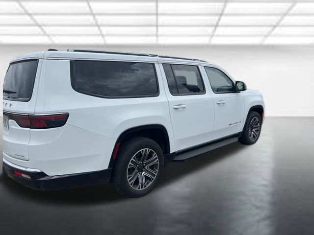 Used 2024 Jeep Wagoneer L Series II RWD image 3
