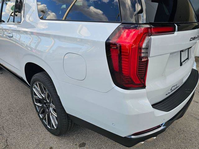 New 2026 GMC Yukon XL Denali Ultimate AWD/4WD image 17