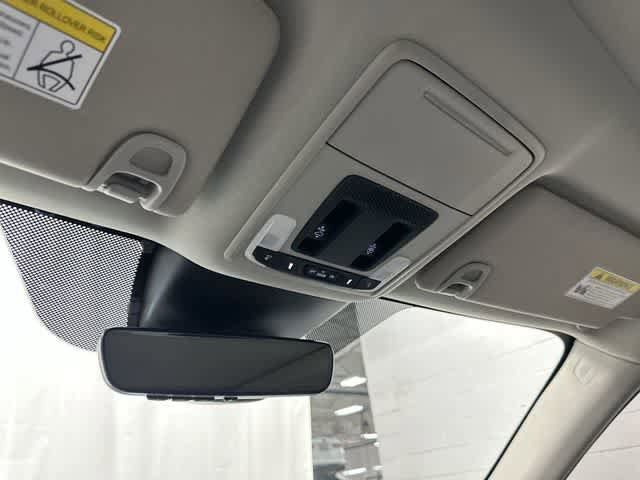 Used 2025 Honda Pilot Elite image 21