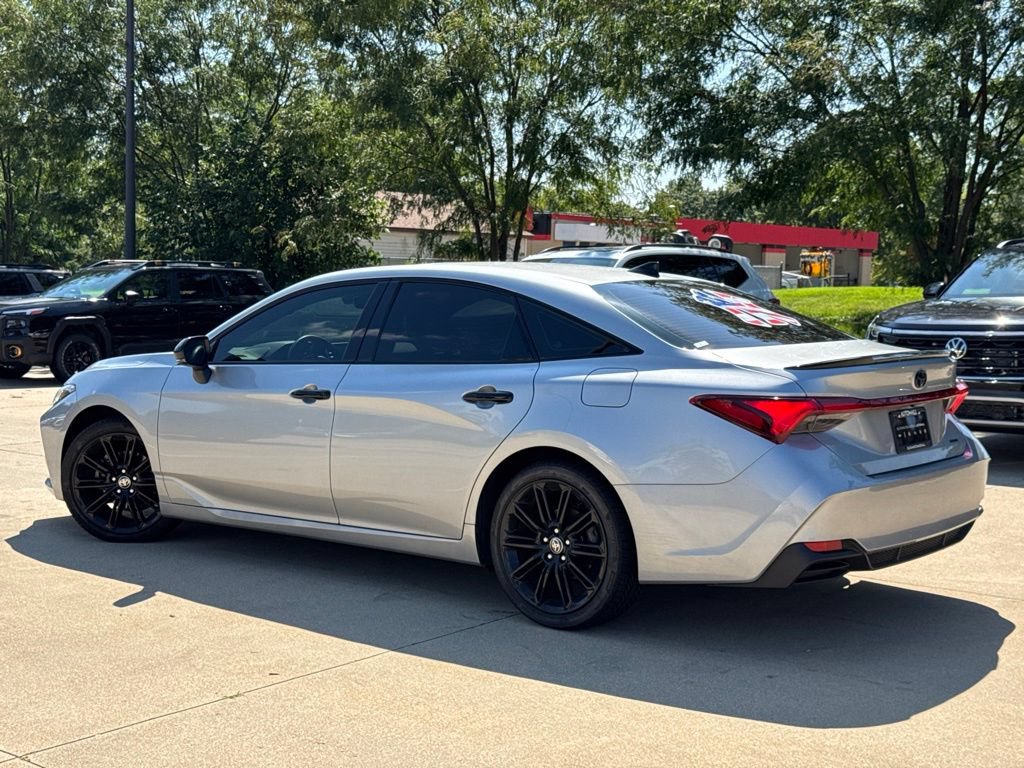 Used 2022 Toyota Avalon XSE FWD image 3