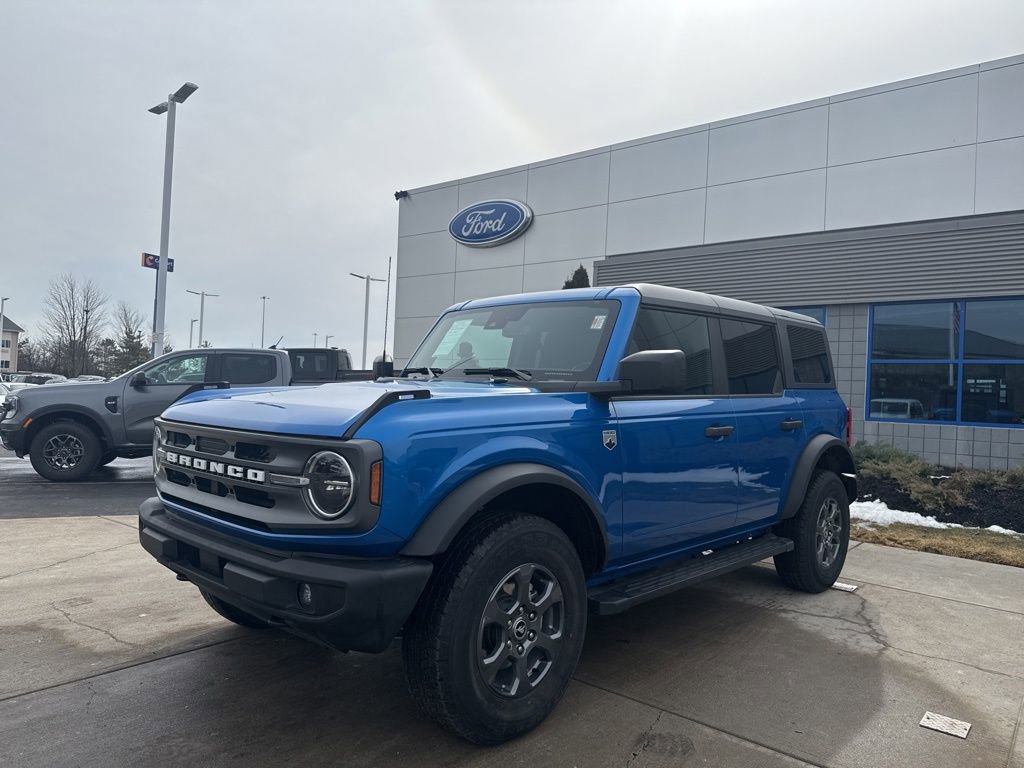 Used 2023 Ford Bronco Big Bend image 3