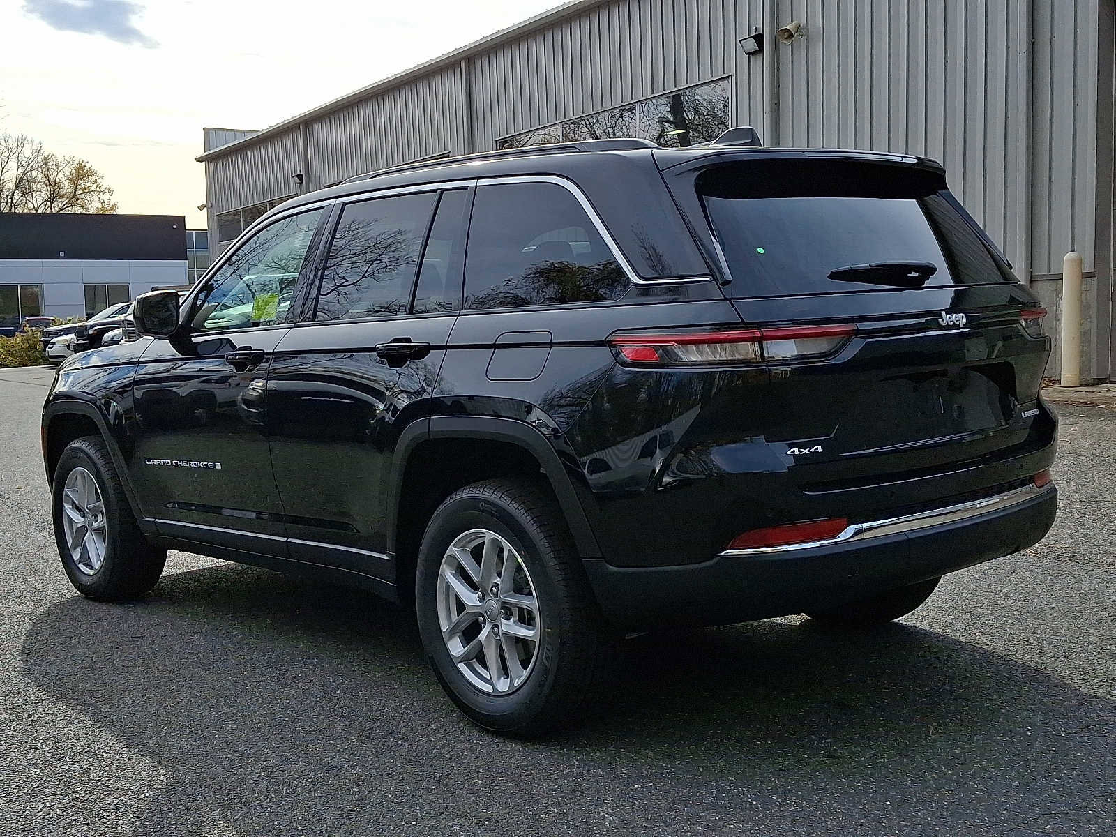 New 2025 Jeep Grand Cherokee Laredo X image 3