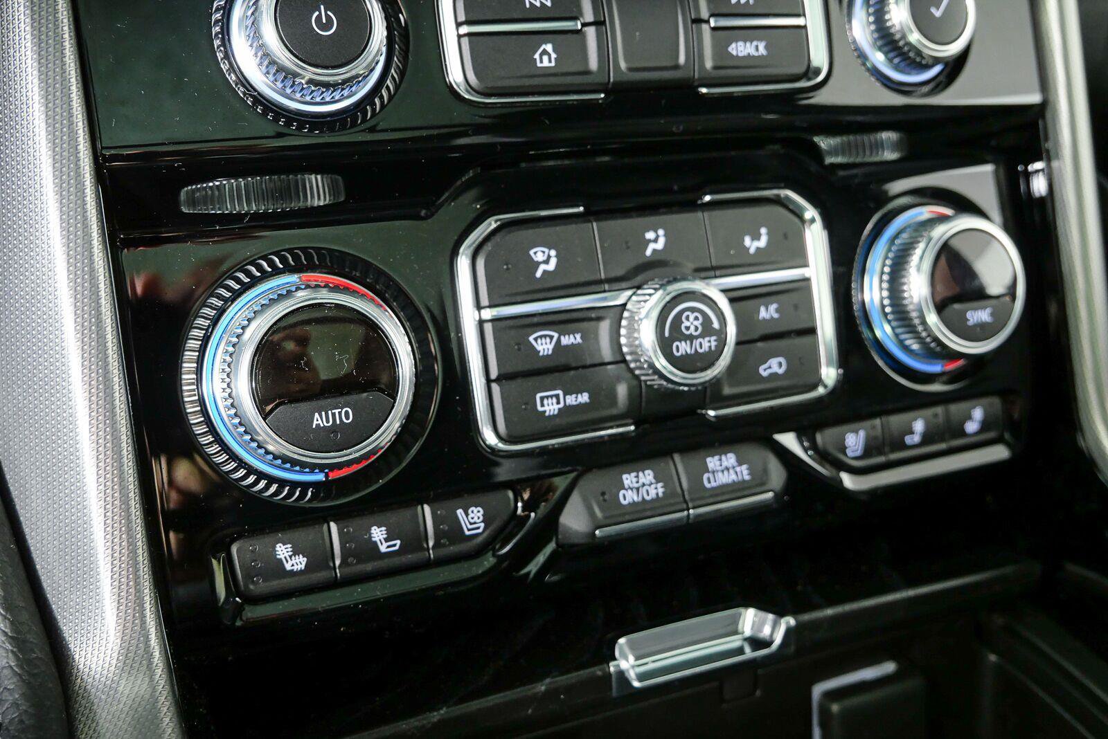 Used 2022 GMC Yukon XL Denali w/ Denali Ultimate Package AWD/4WD image 16