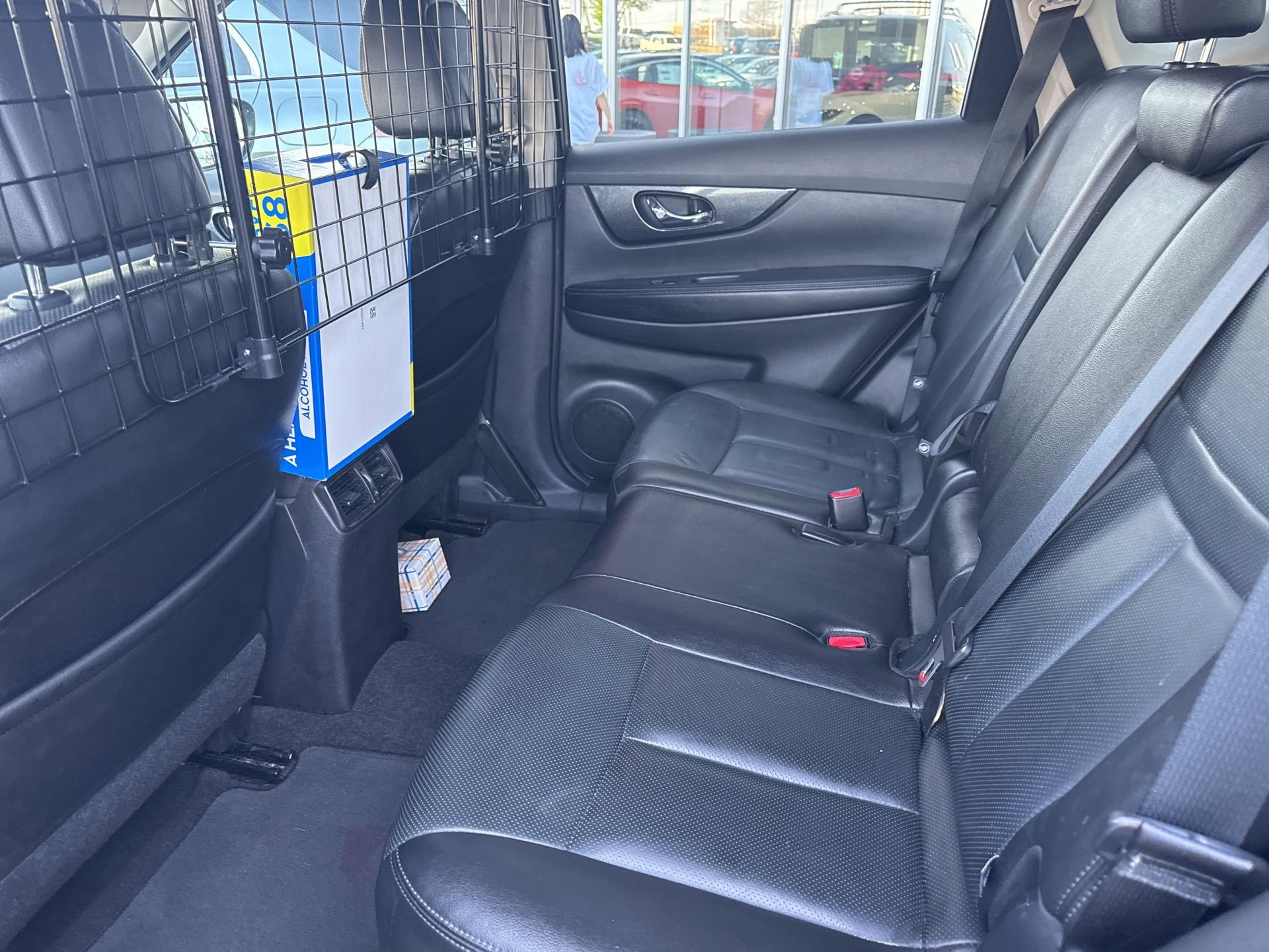 Used 2016 Nissan Rogue SL w/ SL Premium Package image 8