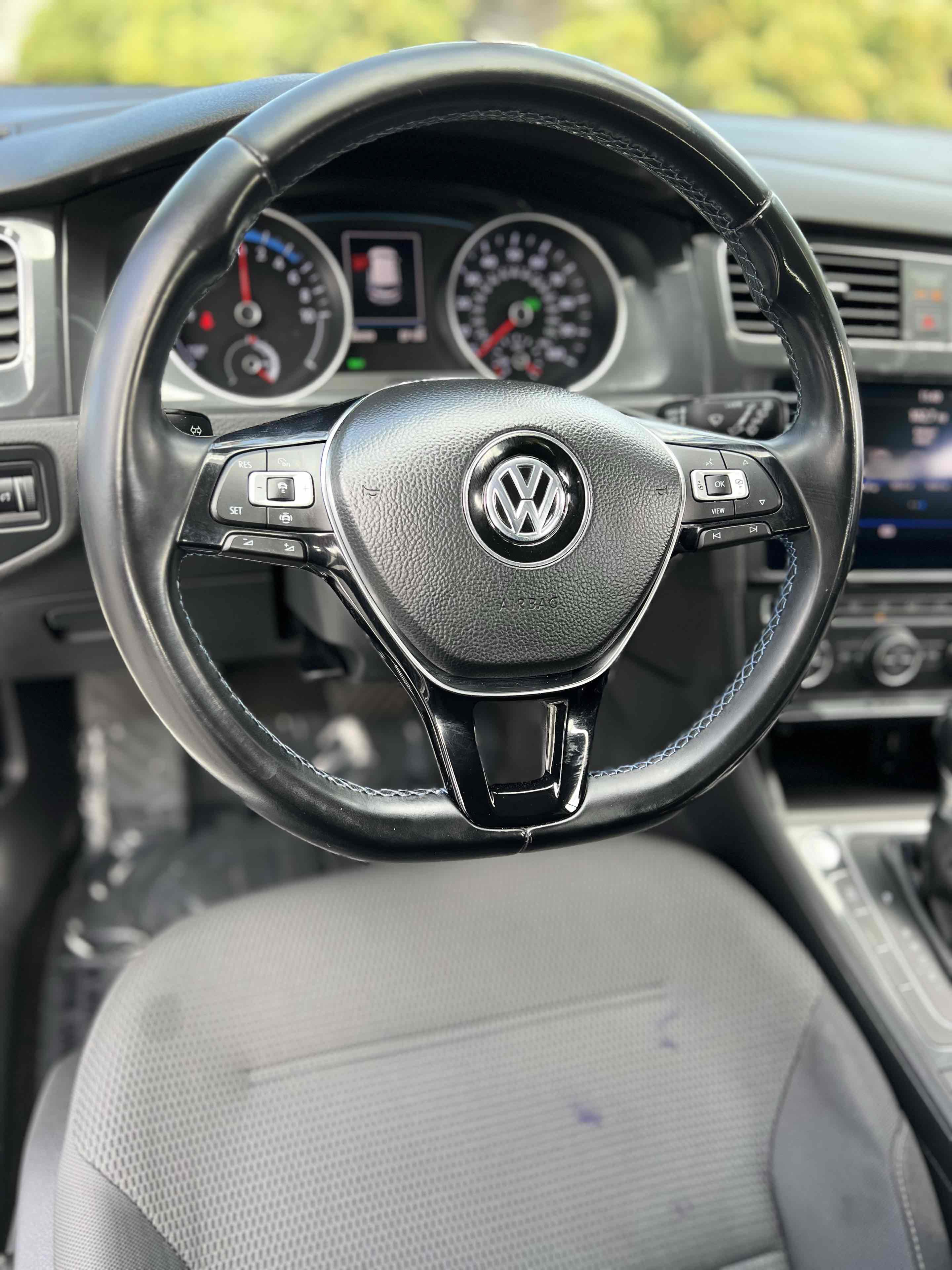Used 2019 Volkswagen e-Golf SE w/ Driver Assistance Package image 33