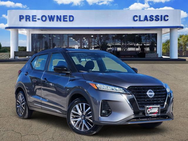 Used 2024 Nissan Kicks SR image 1