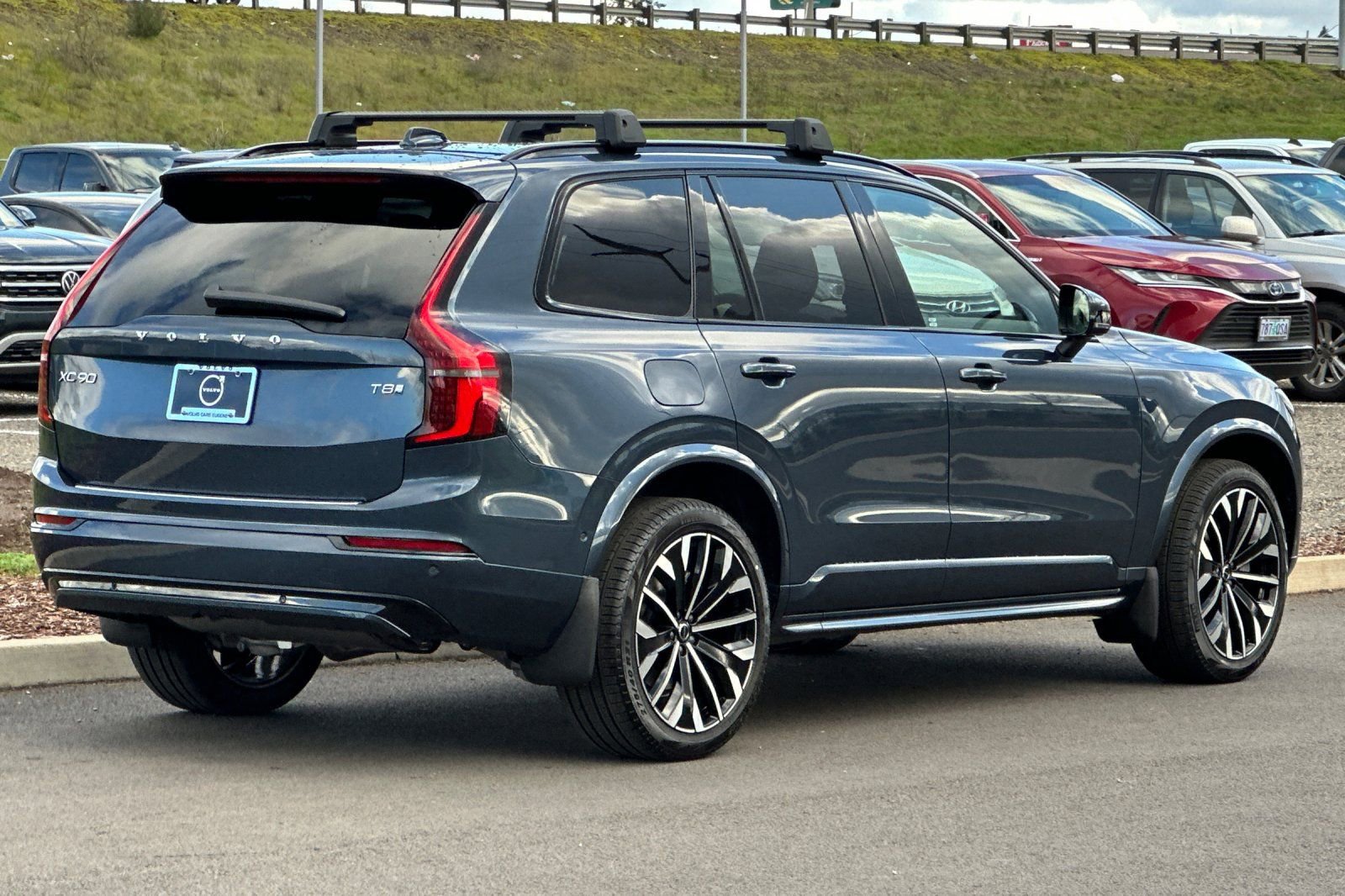 New 2026 Volvo XC90 T8 Ultra w/ Lounge Package image 3