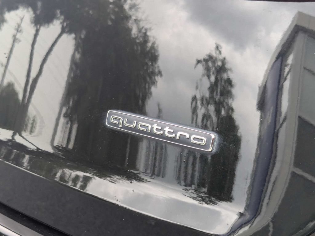 Used 2023 Audi Q7 3.0T Prestige AWD/4WD image 13