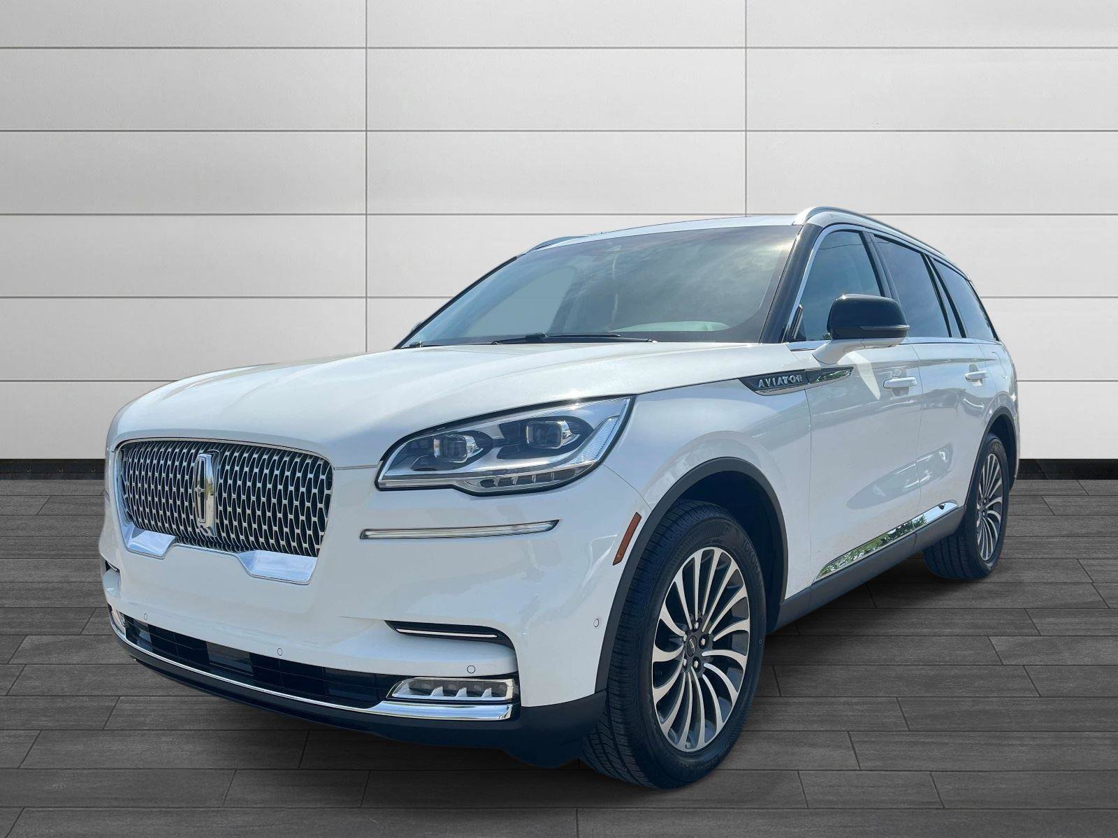 Used 2024 Lincoln Aviator Reserve w/ Equipment Group 201A AWD/4WD image 7