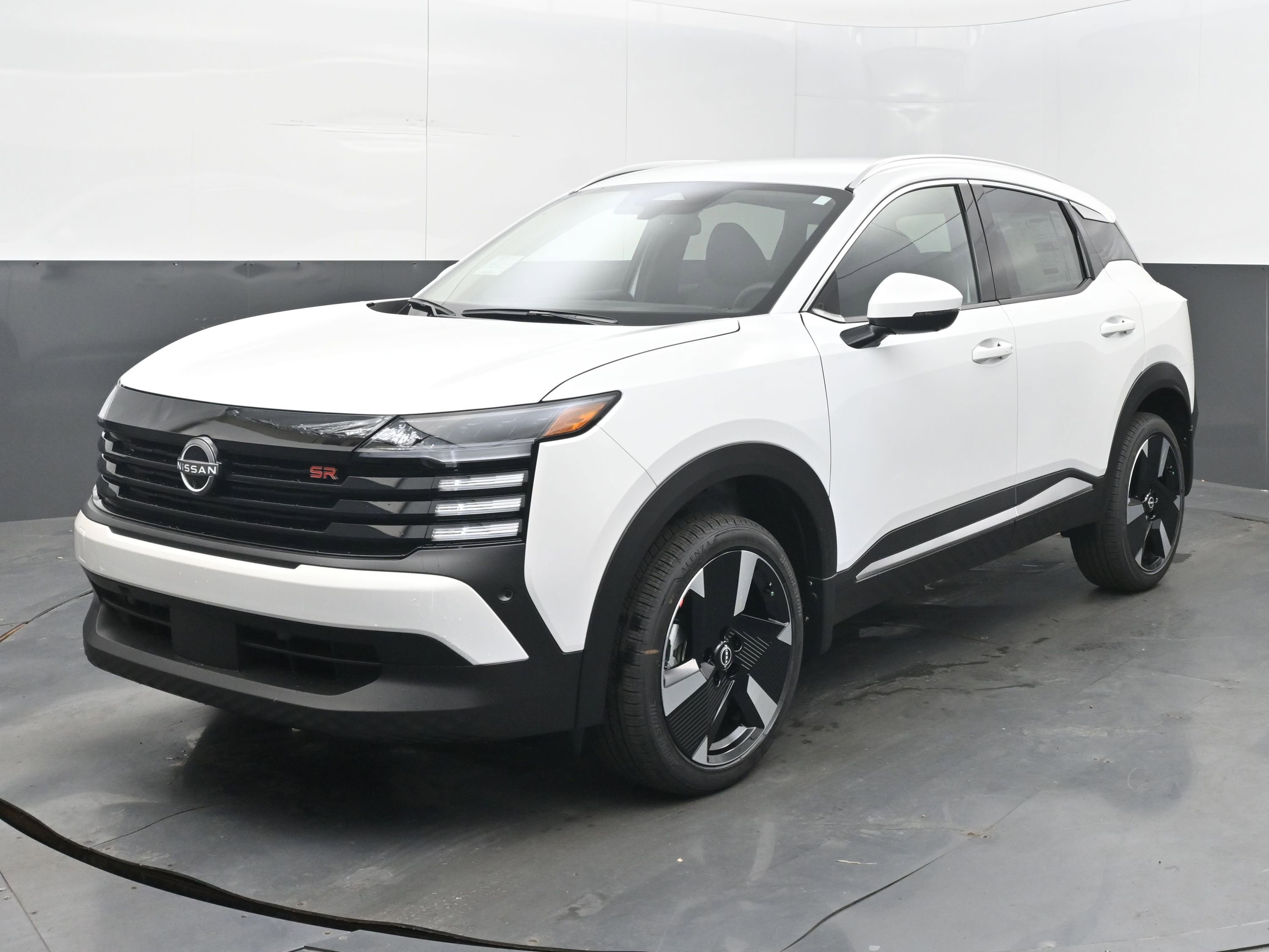 New 2025 Nissan Kicks SR image 3