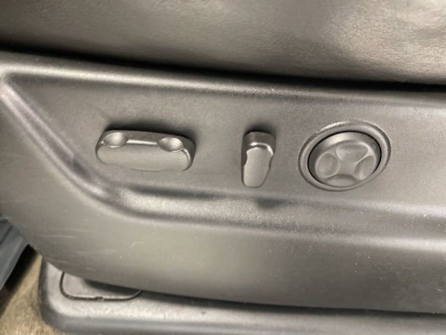 Used 2008 GMC Yukon Denali image 16