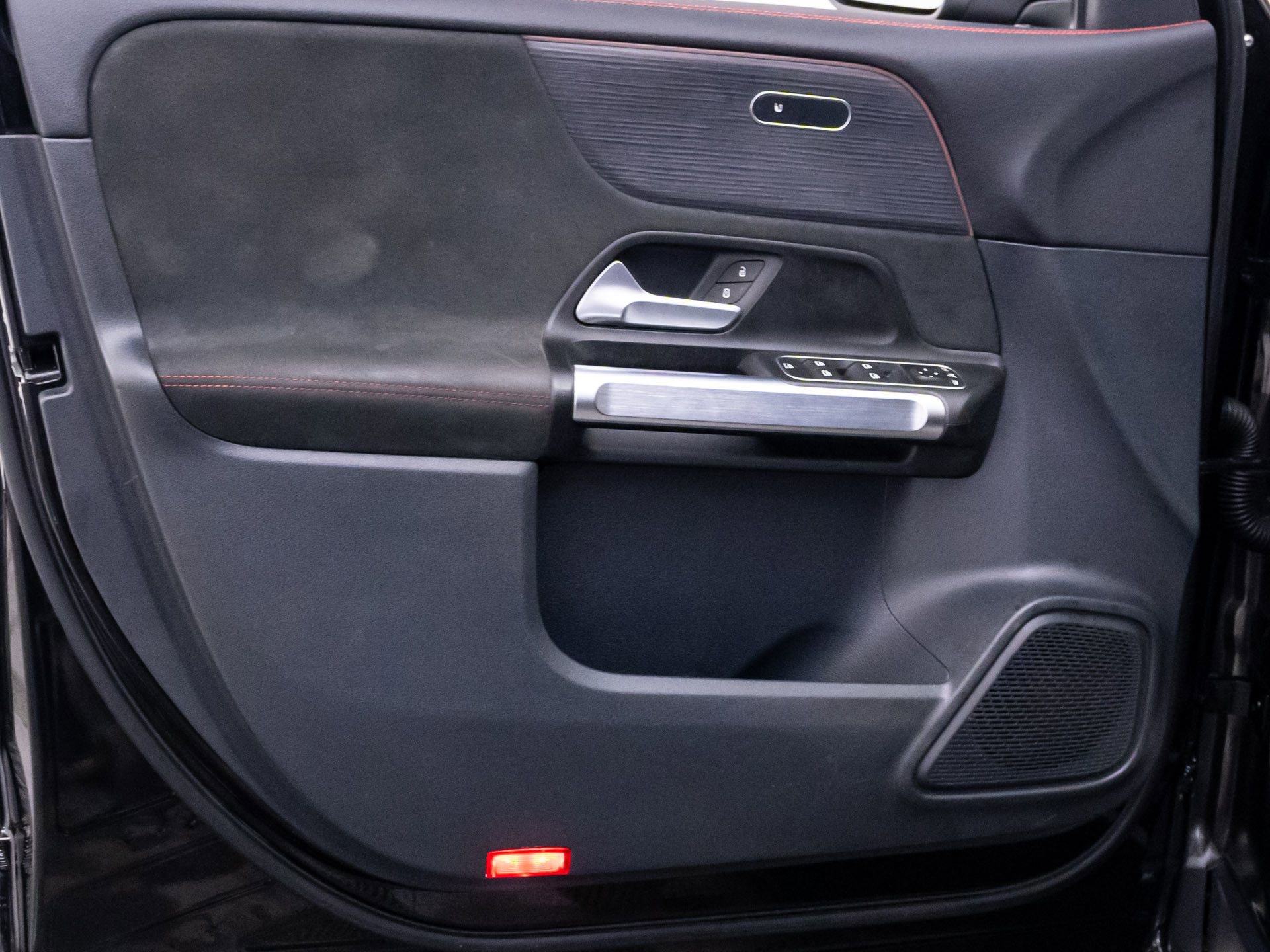 Used 2022 Mercedes-Benz GLB 250 4MATIC image 14