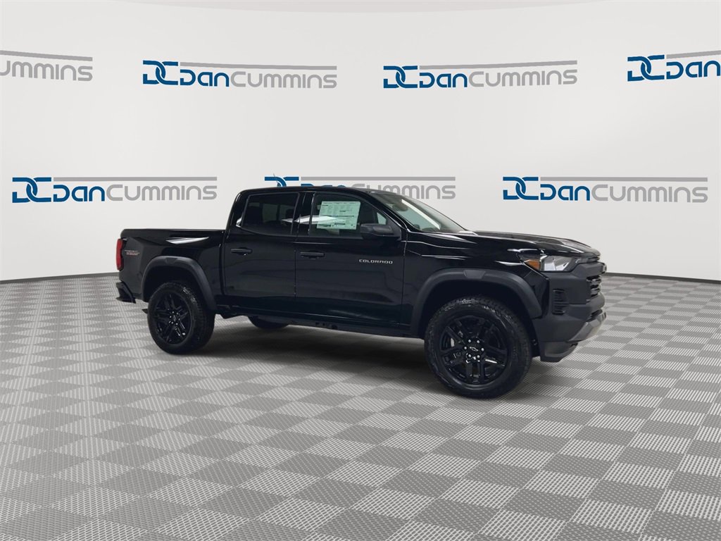 Used 2024 Chevrolet Colorado Trail Boss w/ Advanced Trailering Package image 2