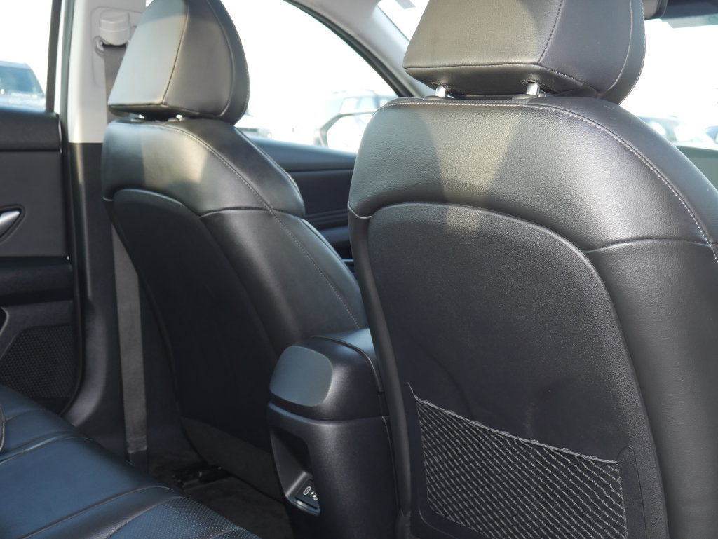Used 2025 Hyundai Elantra Limited FWD image 24