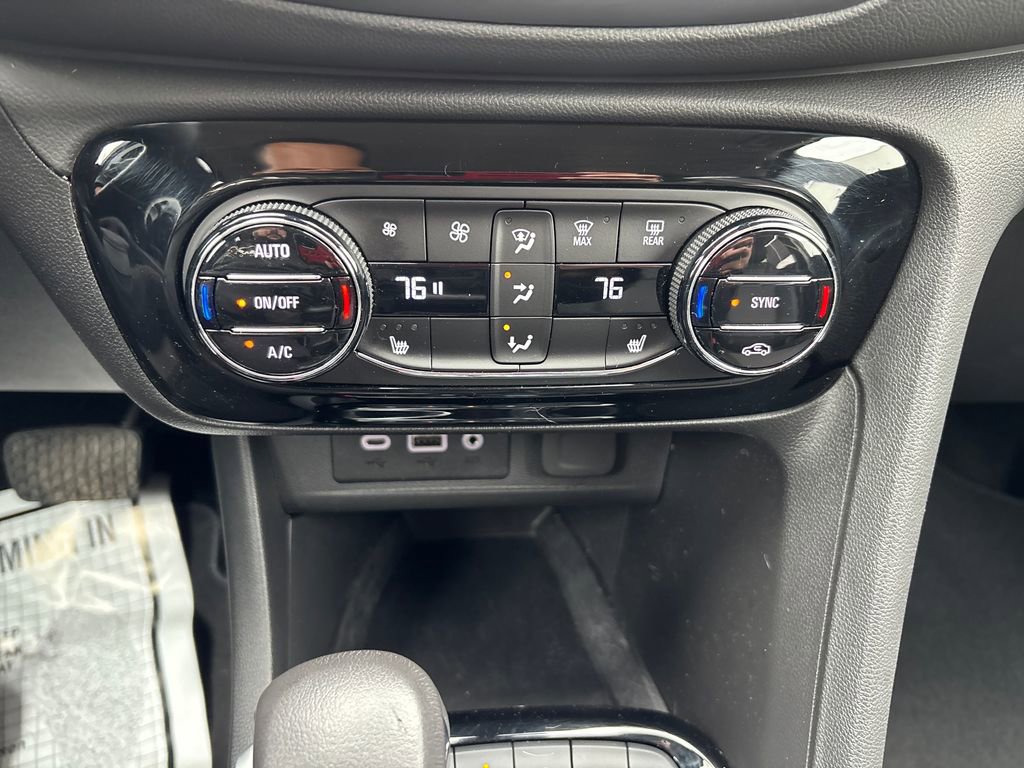 Used 2023 Buick Encore GX Select w/ Sport Touring Package AWD/4WD image 31