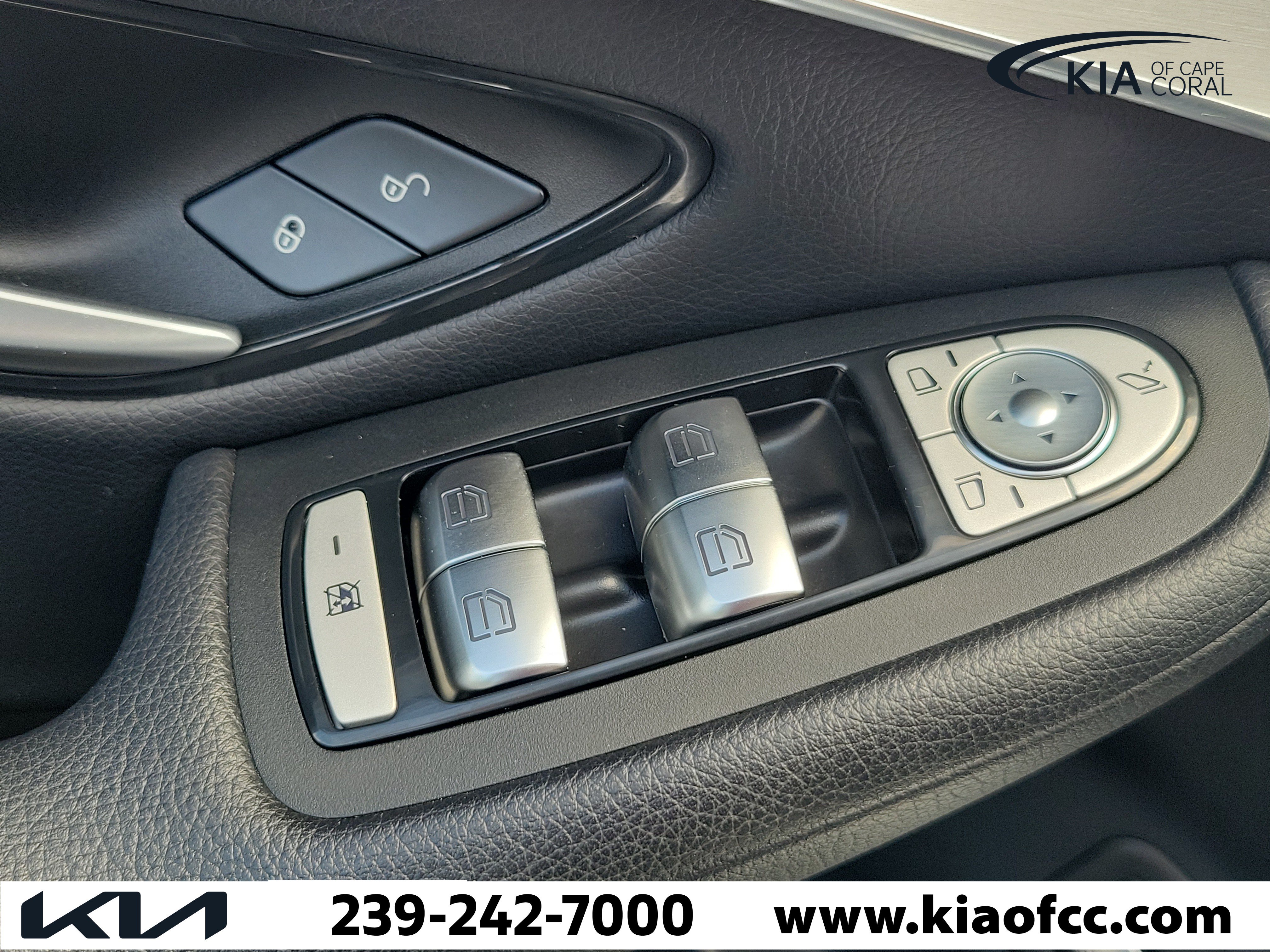 Used 2020 Mercedes-Benz GLC 300 image 25
