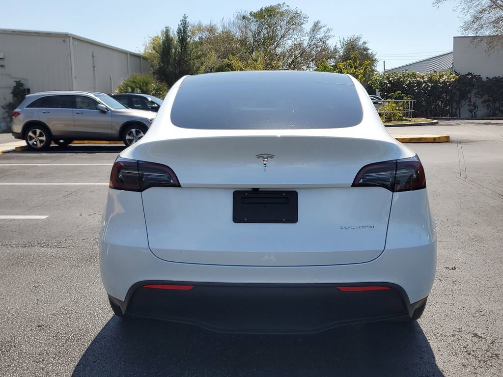 Used 2024 Tesla Model Y Long Range image 4